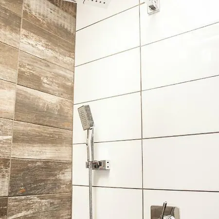 Secret Loft, 2min Walk From The Beach. High Tech! Апартаменти Ханья (Крит)