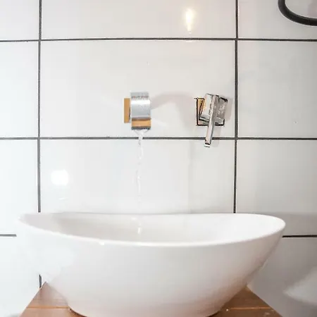 Secret Loft, 2min Walk From The Beach. High Tech! Апартаменти Ханья (Крит)